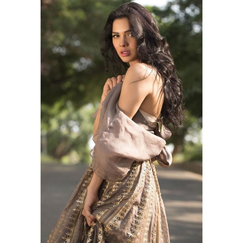 Sara Loren Flaunts Elegance In Exquisite Bridal Ensembles