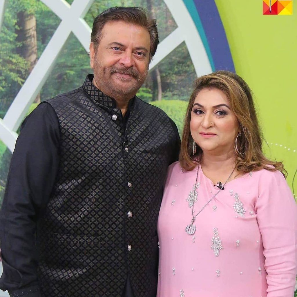 Shabbir Jan Pictures With Wife Farida Shabbir