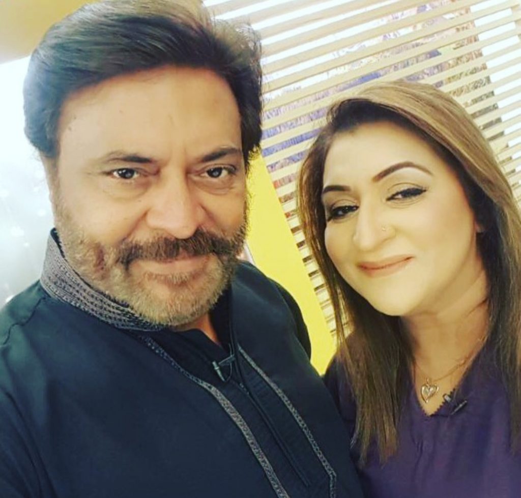 Shabbir Jan Pictures With Wife Farida Shabbir