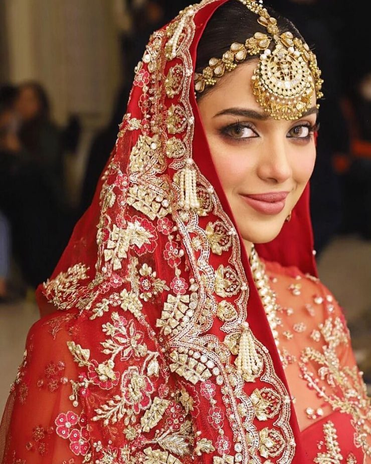 Sonya Hussain Looked Regal In Red Bridal Attire | Reviewit.pk