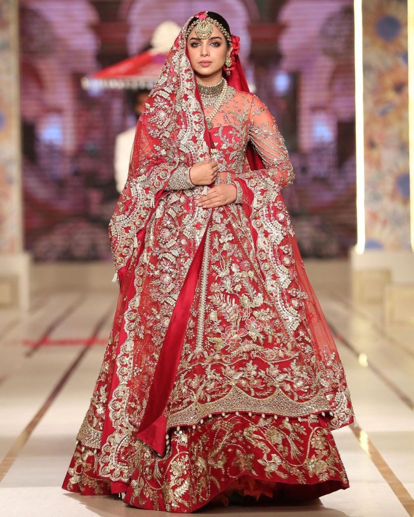 Sonya Hussain Looked Regal In Red Bridal Attire
