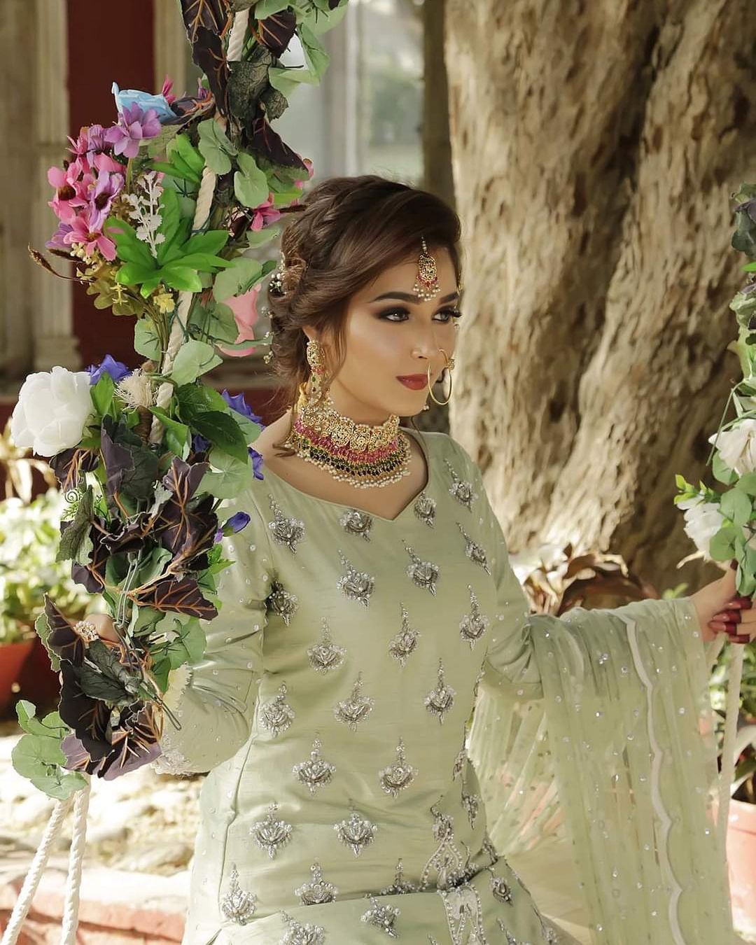 Sumaiyya Bukhsh Looking Gorgeous In Exquisite Bridal Attire | Reviewit.pk