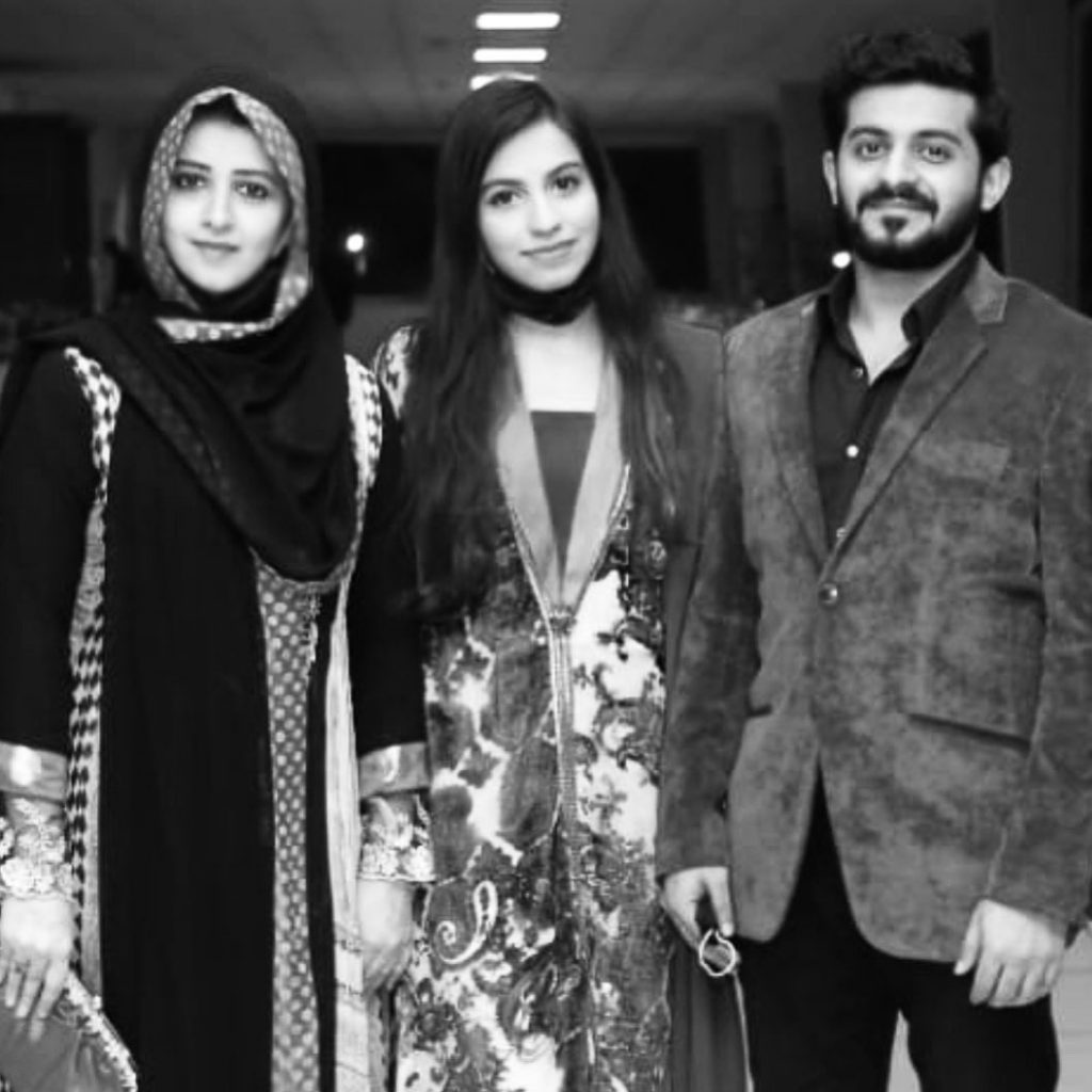Syeda Bushra Iqbal Pictures With Her Kids