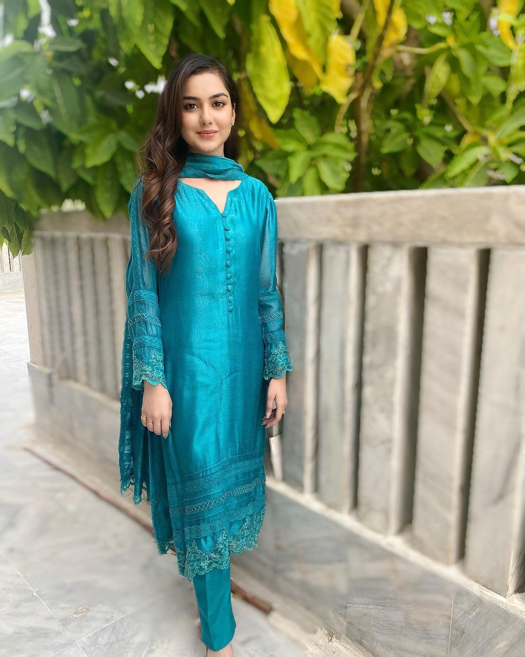 Latest Beautiful Pictures Of Syeda Tuba Amir Reviewit.pk