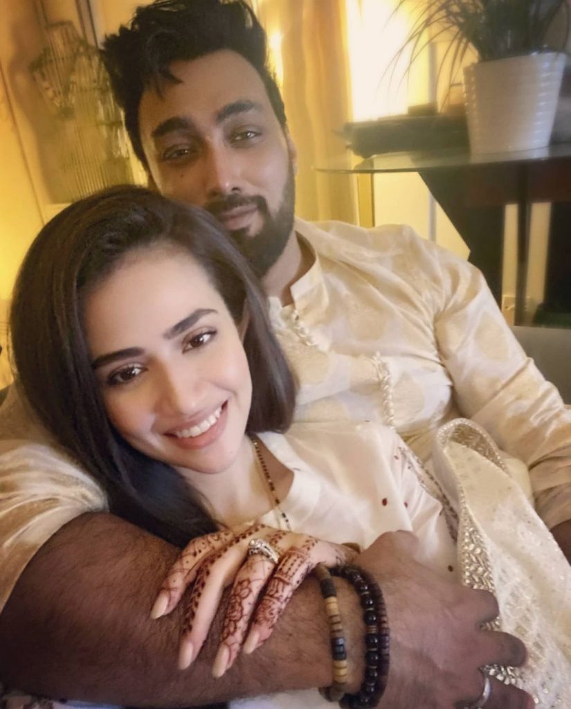 Latest Lovely Pictures of Sana Javed and Umair Jaswal