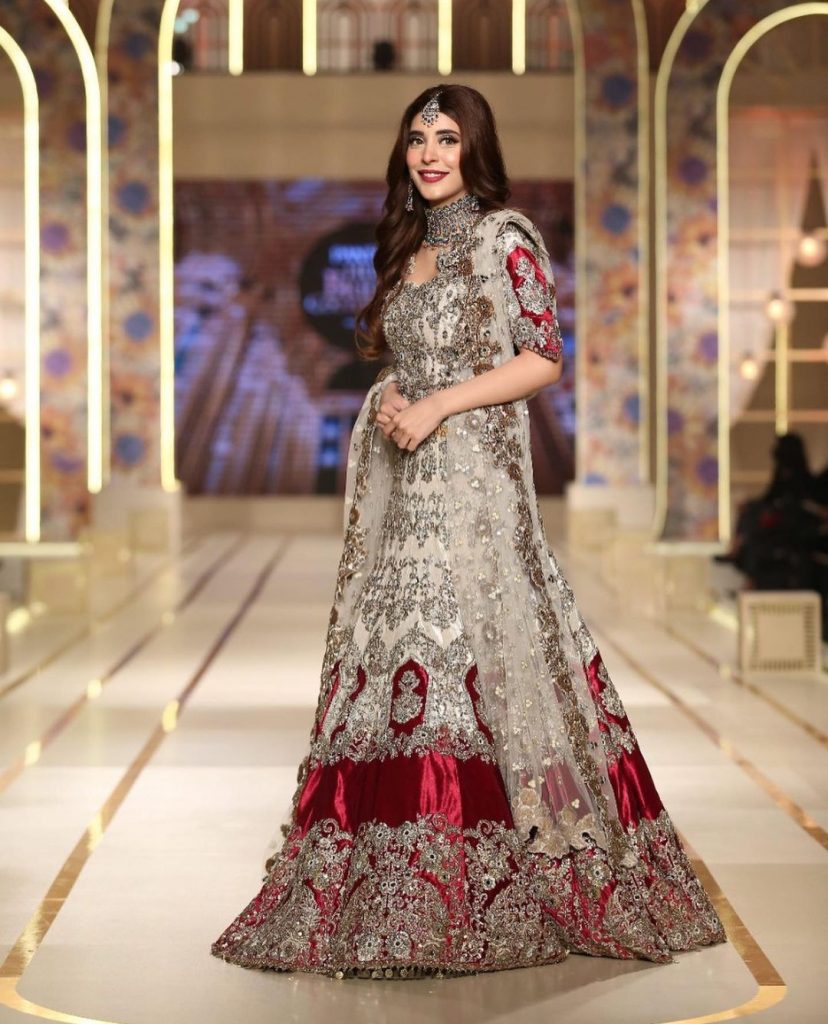 Urwa Walked the Ramp For Kashees