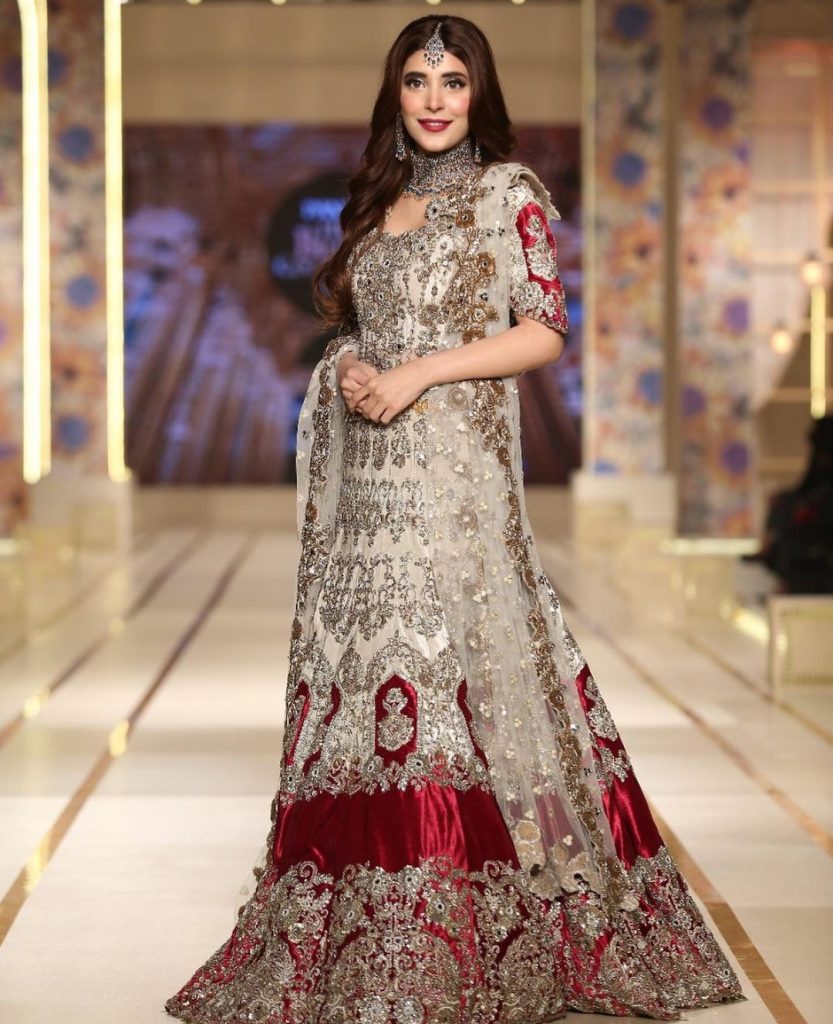 Urwa Walked the Ramp For Kashees