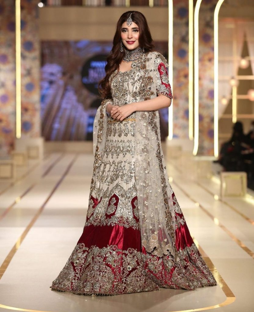 Urwa Walked the Ramp For Kashees