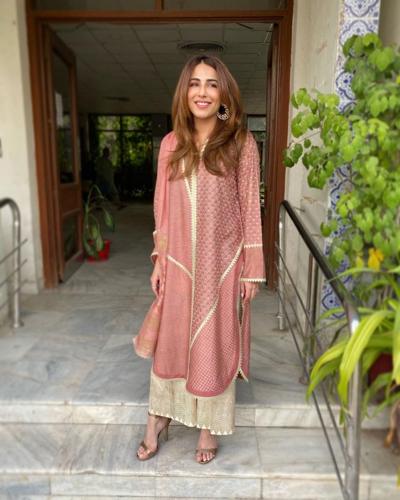 Decent Photos of Ushna Shah in Eastern Wears