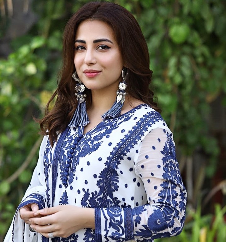 Decent Photos of Ushna Shah in Eastern Wears