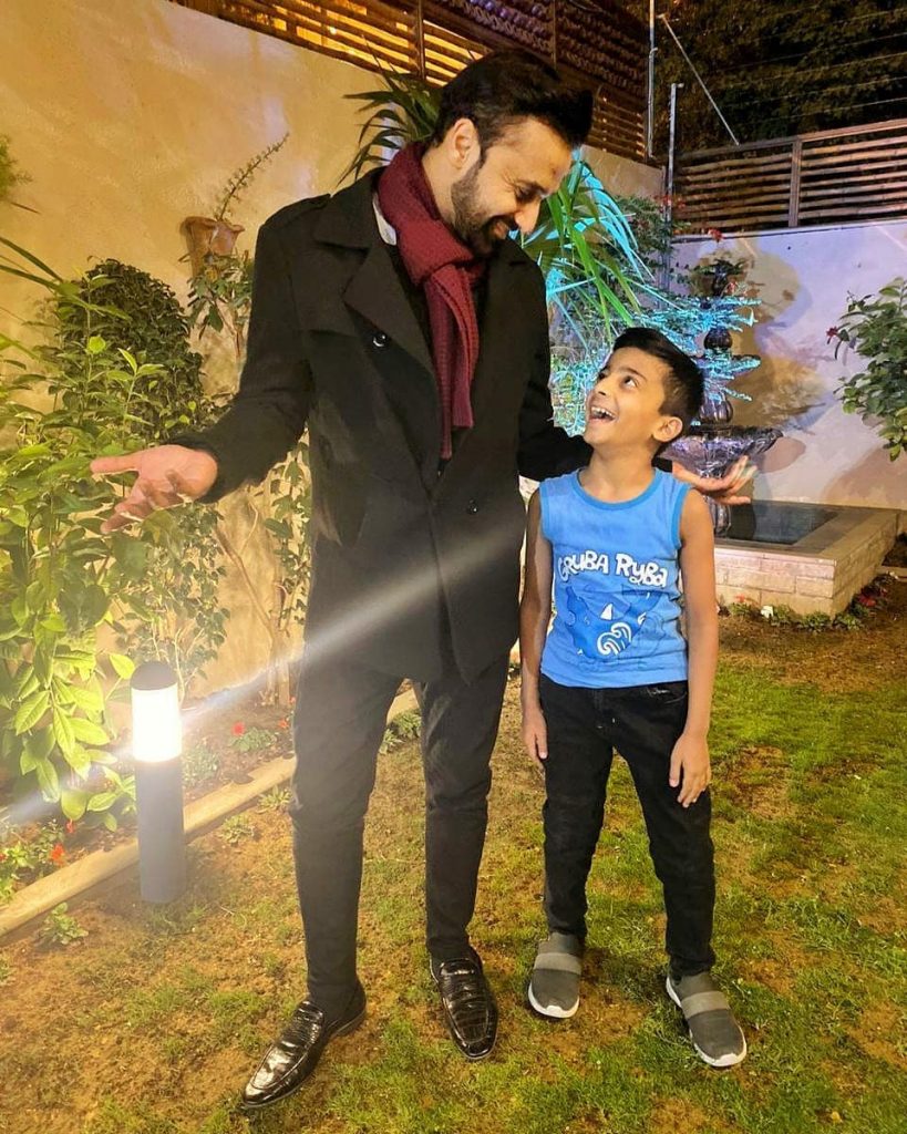 Latest Pictures of Waseem Badami With His Son - HD Quality