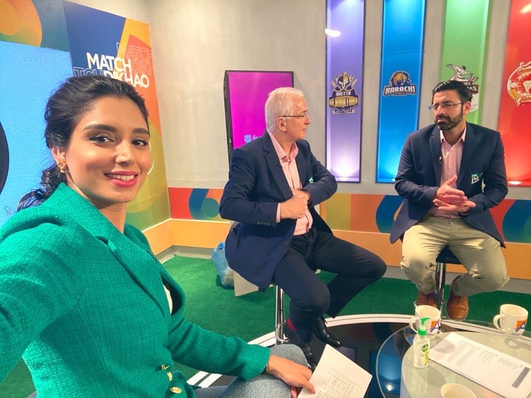 Let Us Get To Know Zainab Abbas – The Sports Anchor