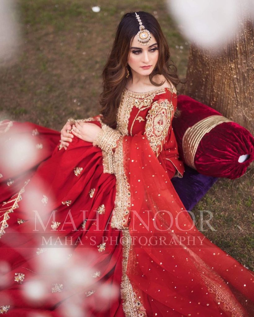 Aiman Khan Looks Ravishing Wearing A Traditional Bridal Ensemble