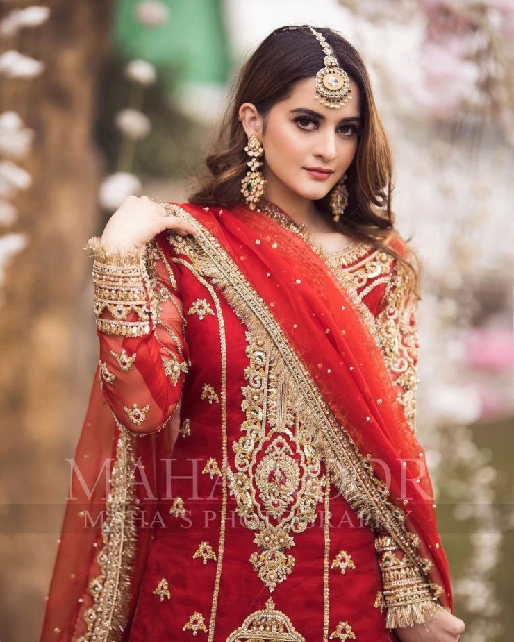 Aiman Khan Looks Ravishing Wearing A Traditional Bridal Ensemble ...