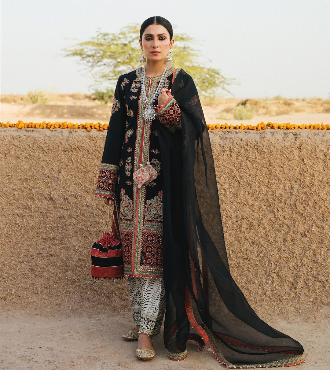 Pakistani black hot sale dresses 2019