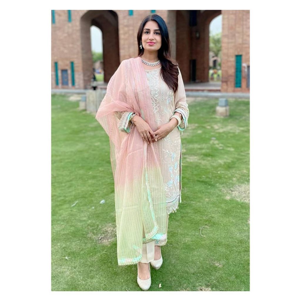 Farah Iqrar Spotted At Her Sister's Nikkah Ceremony