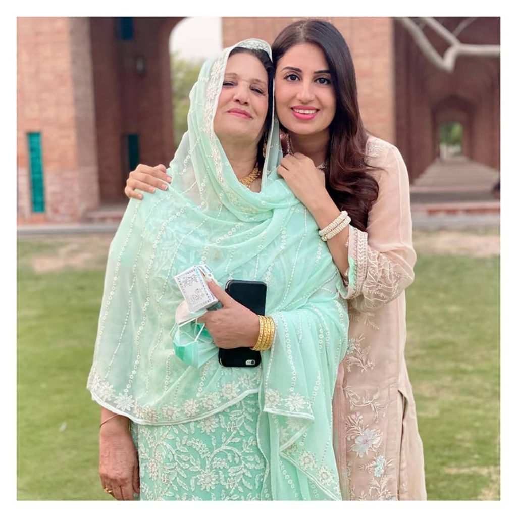 Farah Iqrar Spotted At Her Sister's Nikkah Ceremony