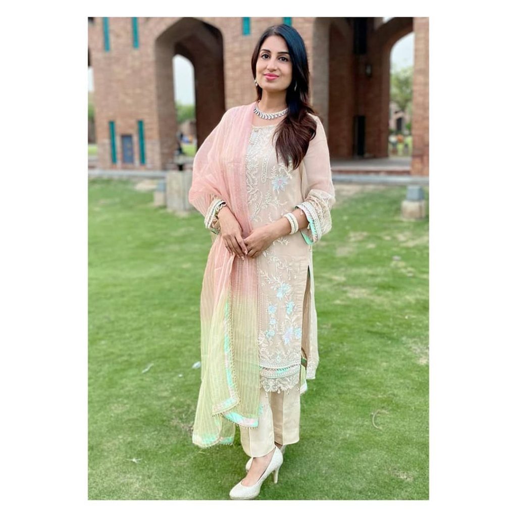 Farah Iqrar Spotted At Her Sister's Nikkah Ceremony