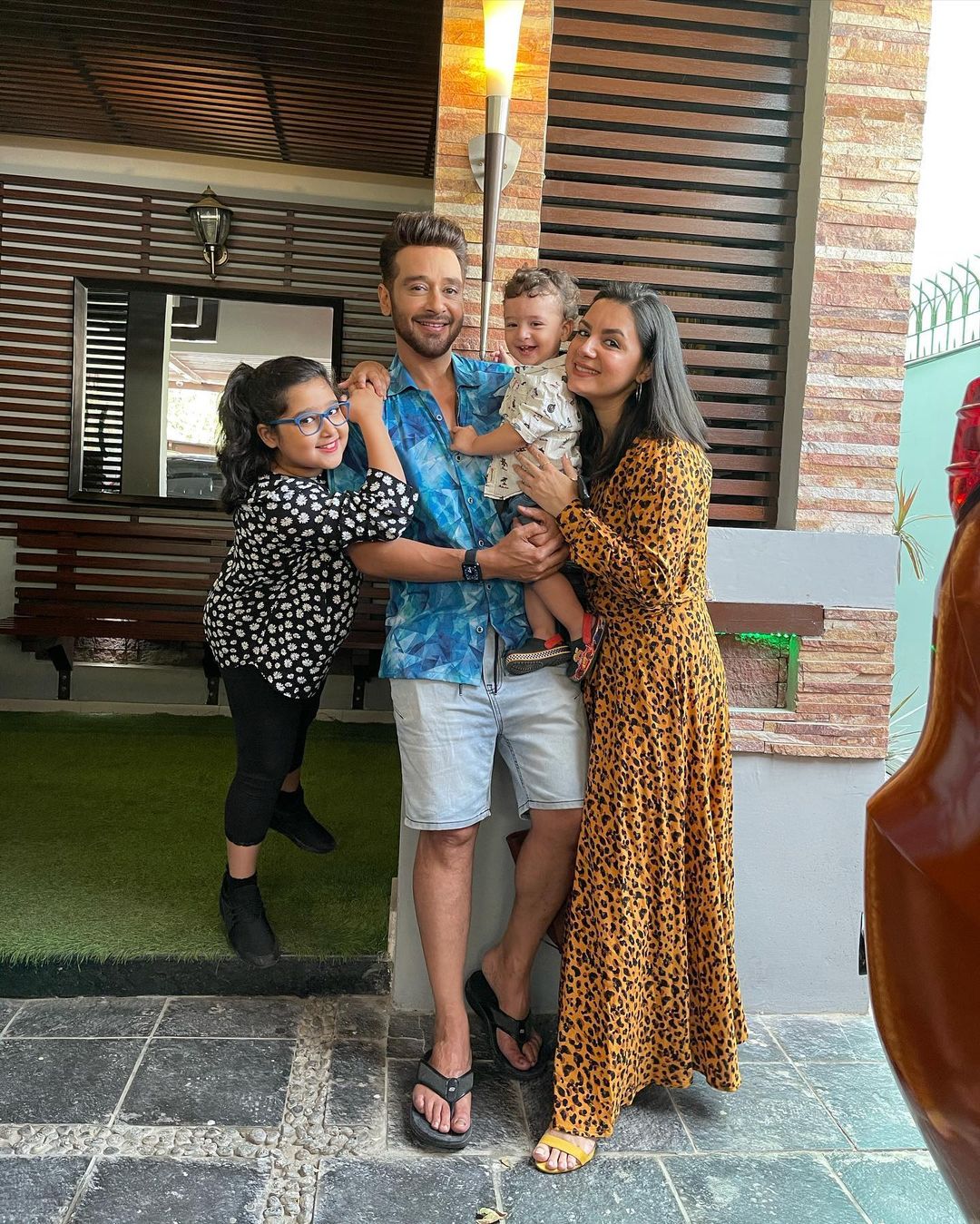 Faisal Qureshi with His Beautiful Family - New Pictures