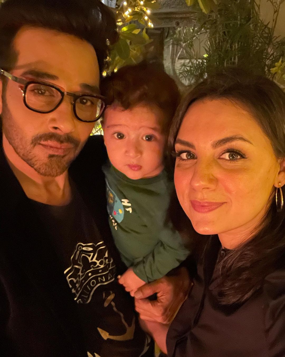 Faisal Qureshi with His Beautiful Family - New Pictures