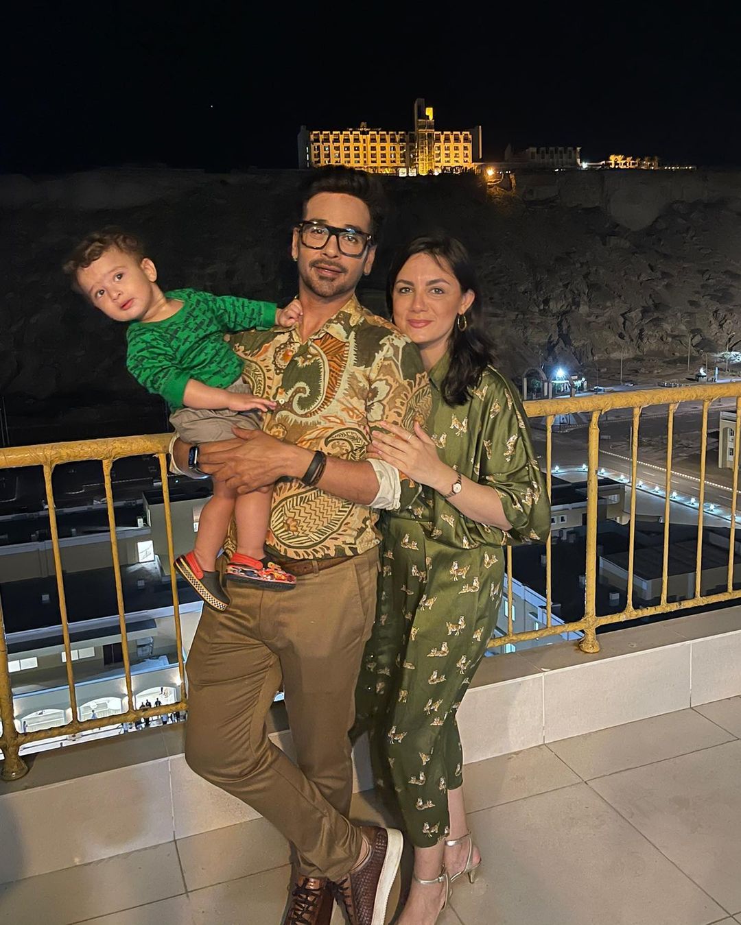 Faisal Qureshi with His Beautiful Family - New Pictures