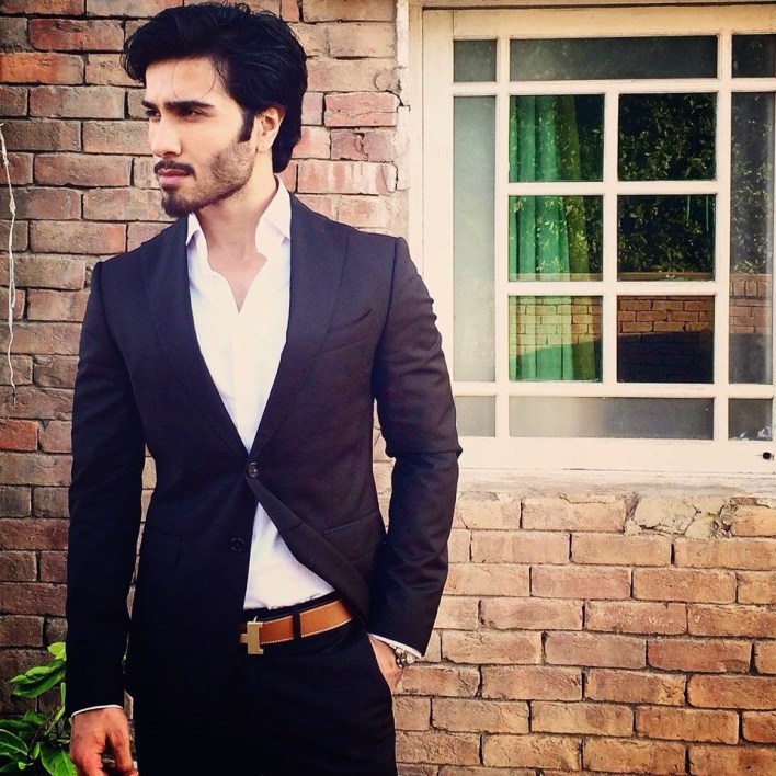 Netizens Compare Feroze Khan With This Indian Actor