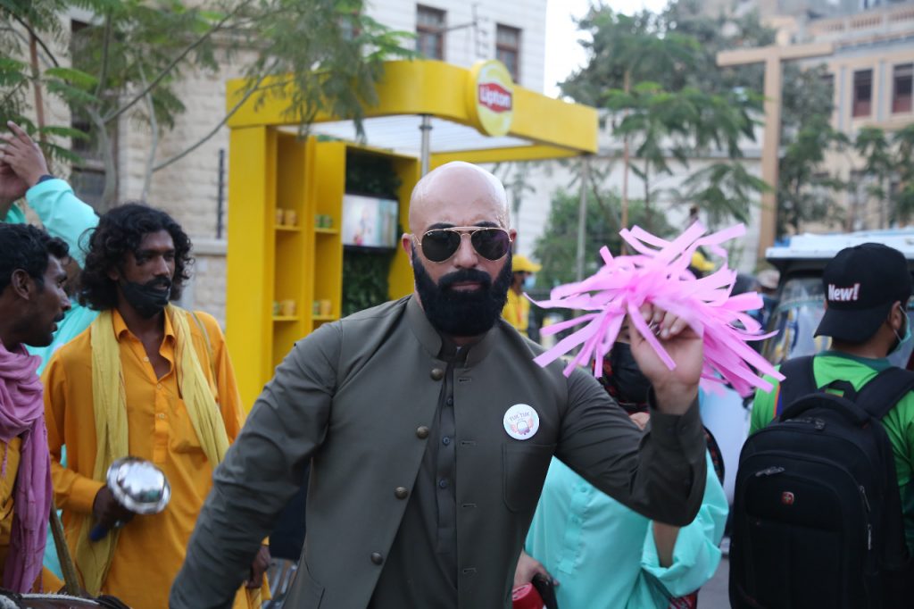 Pakistani Celebrities Spotted at Tuk Tuk March