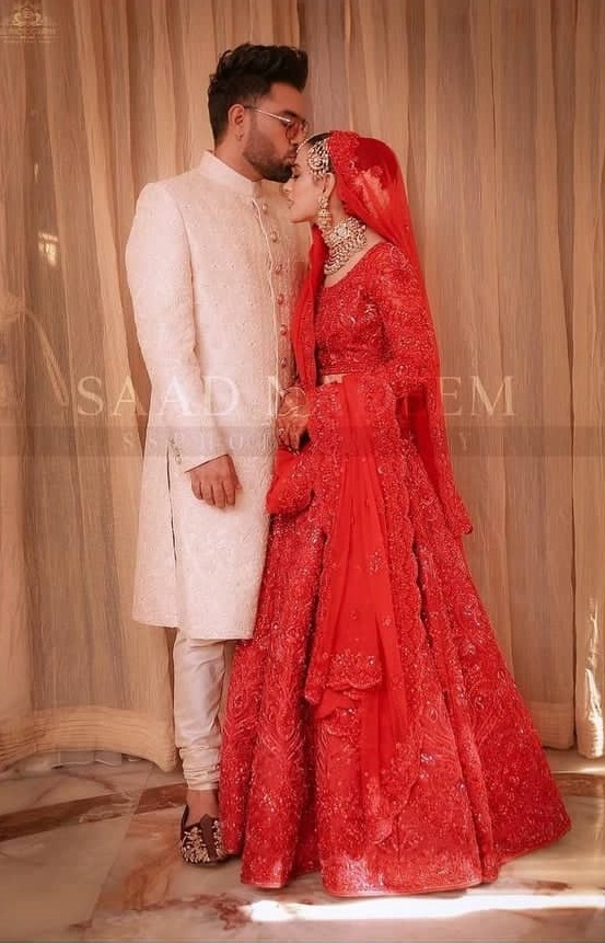 Iqra aziz deals wedding pics