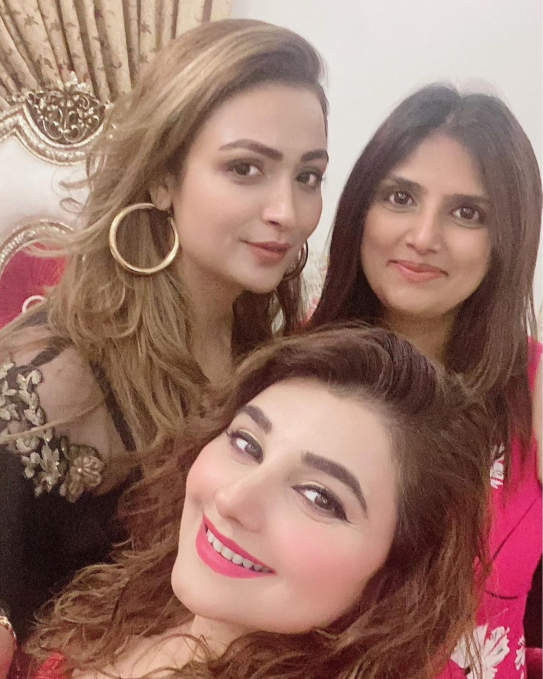 Actress Javeria Saud Dinner Party with Friends - Beautiful Pictures
