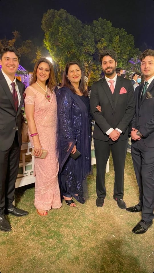 Nauman Ijaz's Wife Looking Ethereal At A Family Wedding