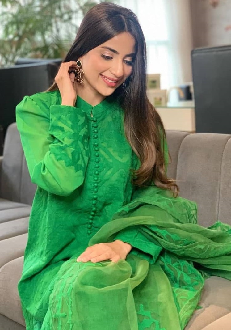 Colors That Suit Pakistani Actresses The Best