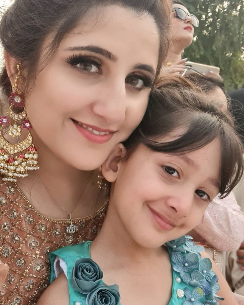 Sami Khan Family Pictures From A Wedding Event