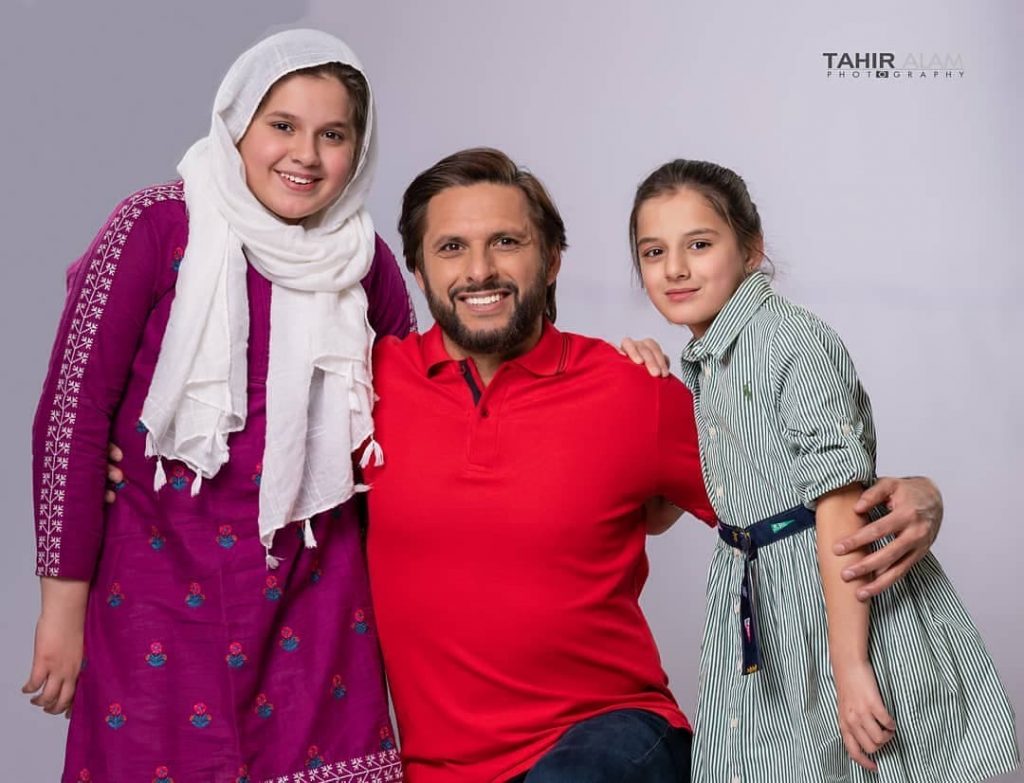 Shahid Afridi's Latest Adorable Shoot With Daughters