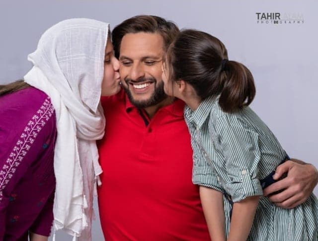 Shahid Afridi's Latest Adorable Shoot With Daughters