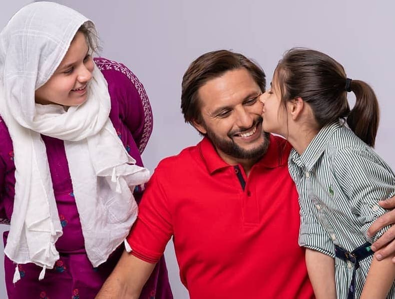 Shahid Afridi's Latest Adorable Shoot With Daughters