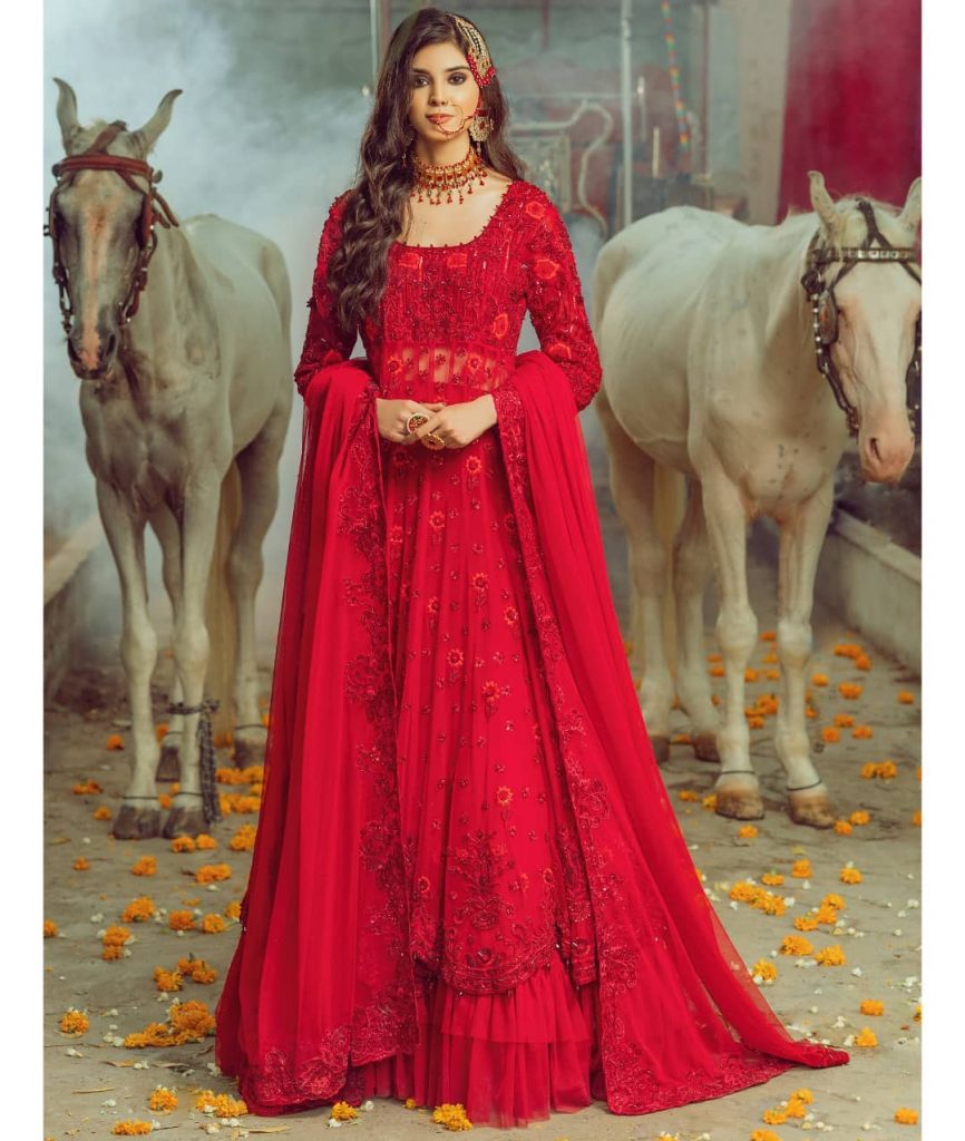 Zainab Shabbir Looks Regal In Her Unseen Bridal Shoot