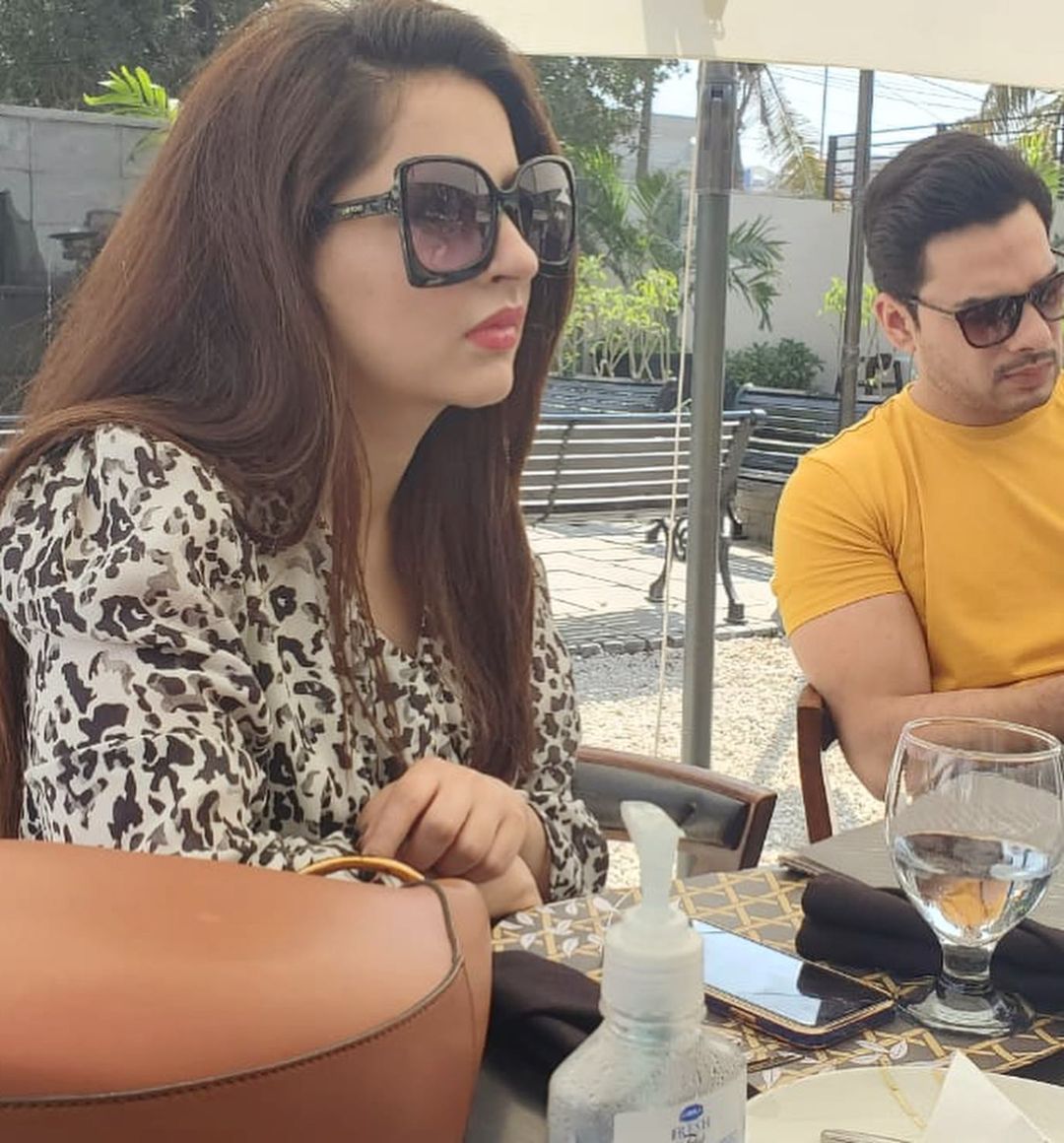 Fatima Effendi and Kanwar Arsalan Latest Pictures with Family