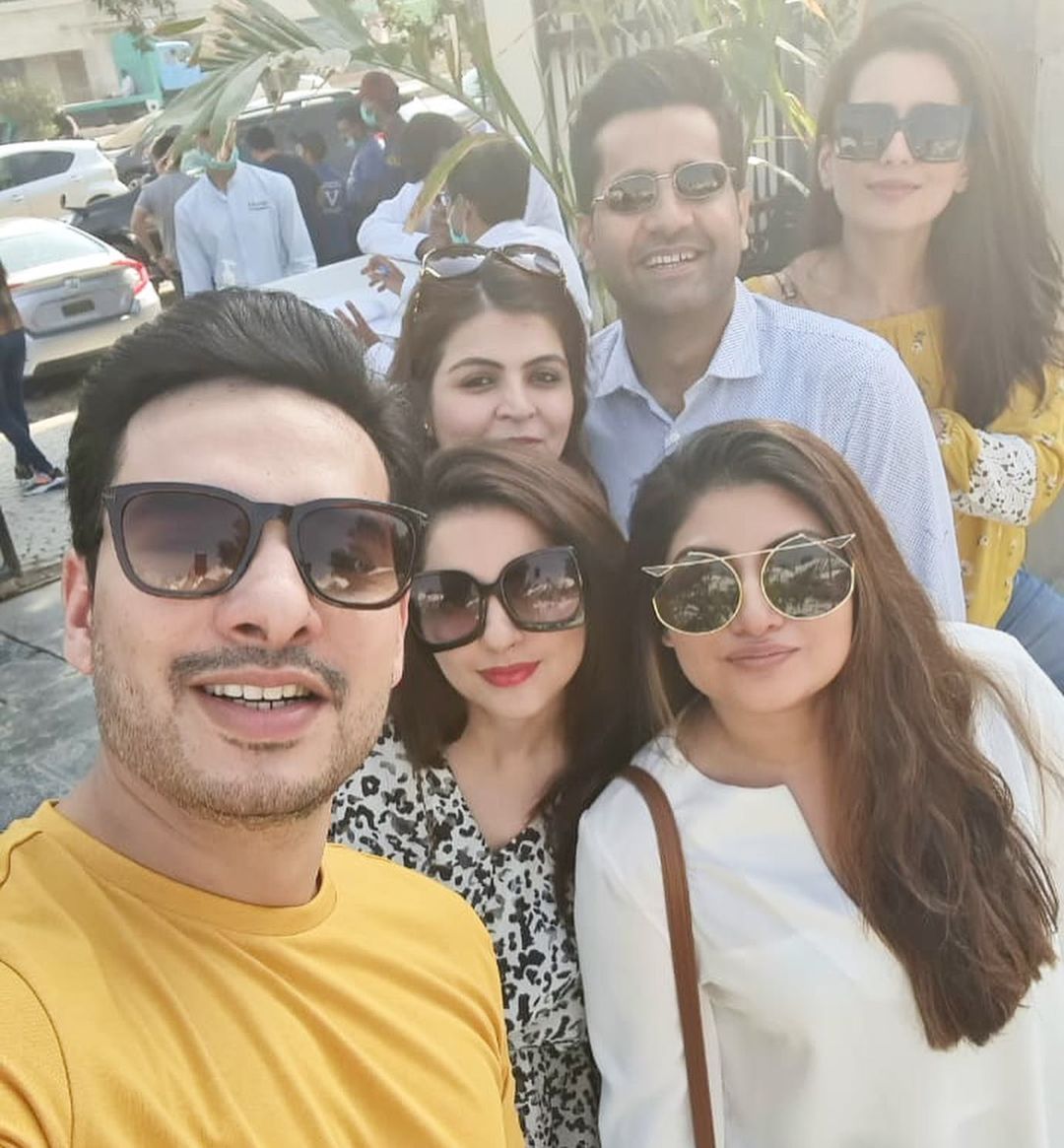 Fatima Effendi and Kanwar Arsalan Latest Pictures with Family