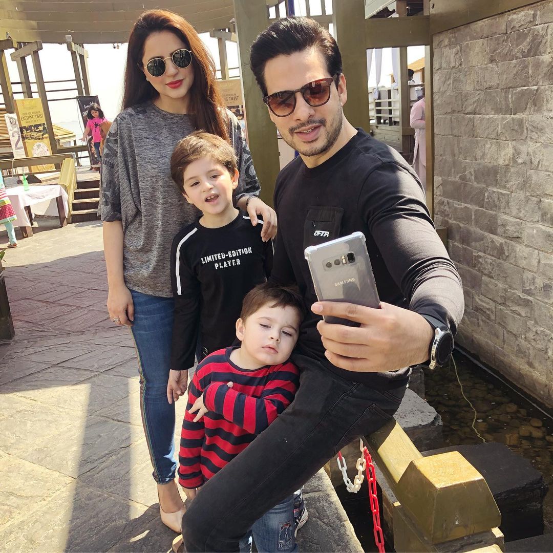 Fatima Effendi and Kanwar Arsalan Latest Pictures with Family