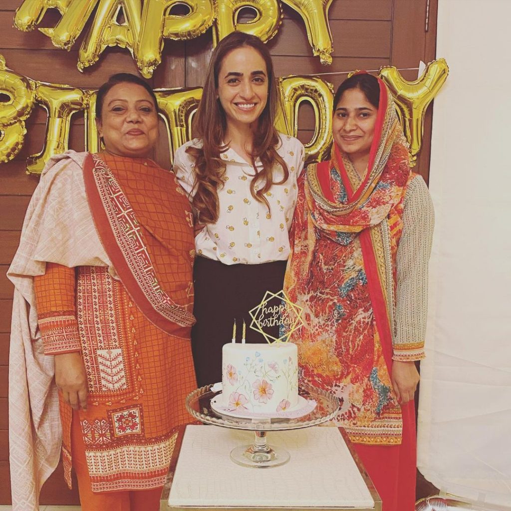 Shahzad Sheikh's Wife Hina celebrates Her Birthday With Family