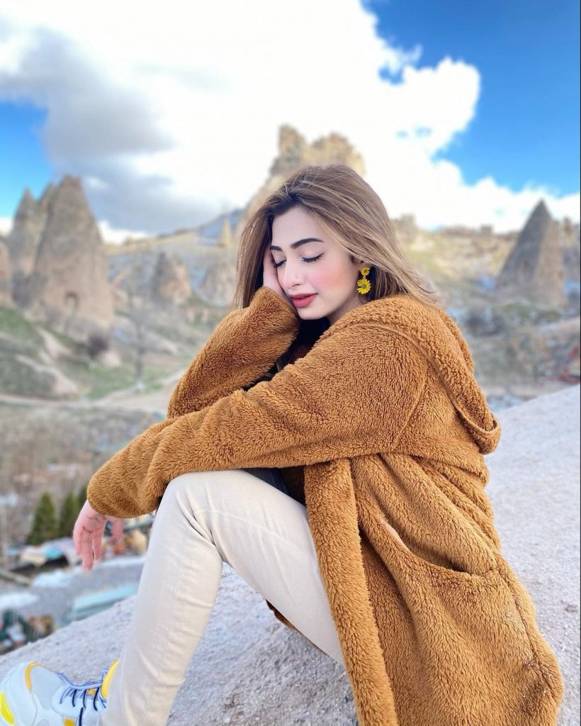 Nawal Saeed Beautiful Pictures From Turkey