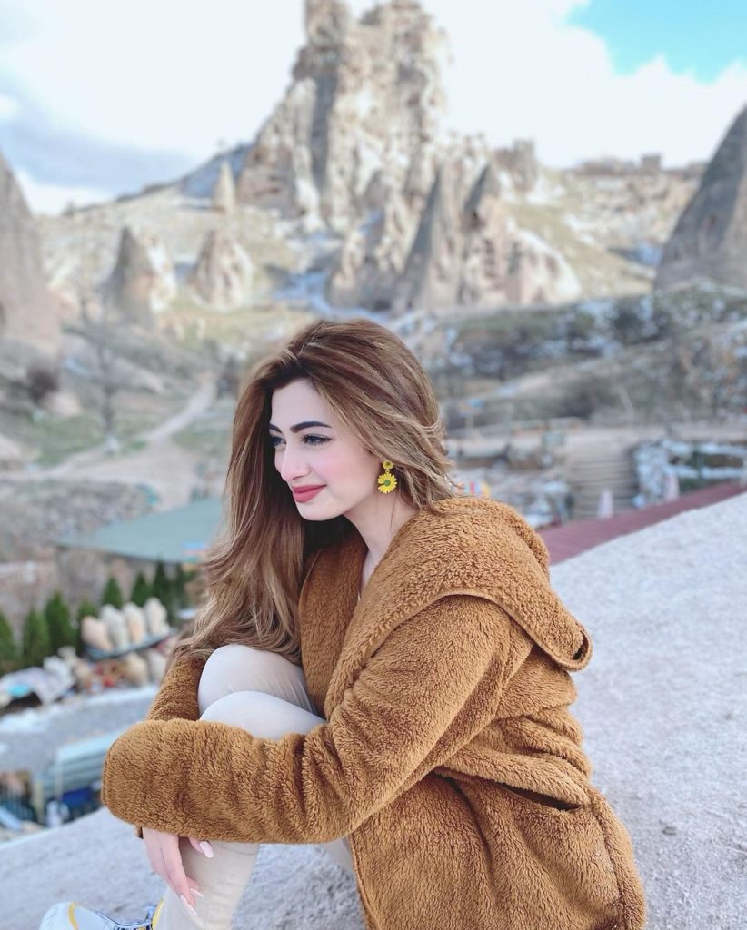 Nawal Saeed Beautiful Pictures From Turkey