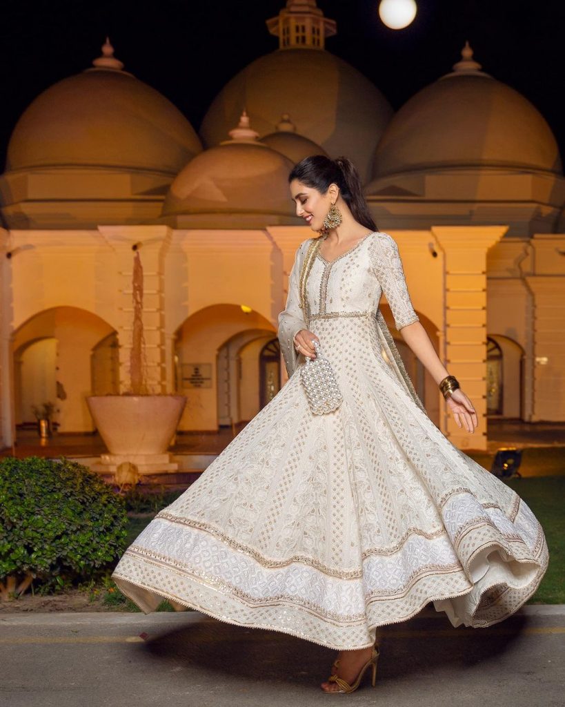 Maya Ali Flaunting Beautiful White Pishwas At A Wedding