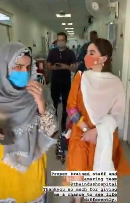 Minal Khan Visits Children Fighting Cancer