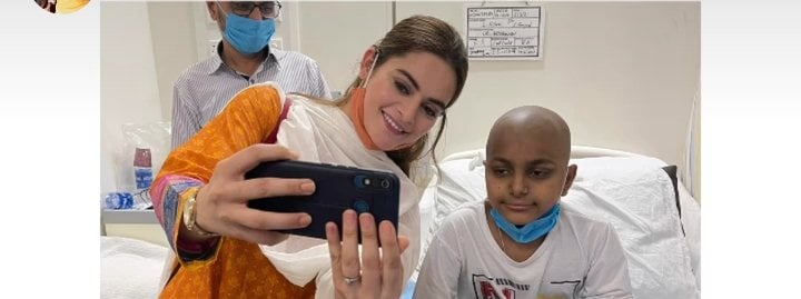 Minal Khan Visits Children Fighting Cancer