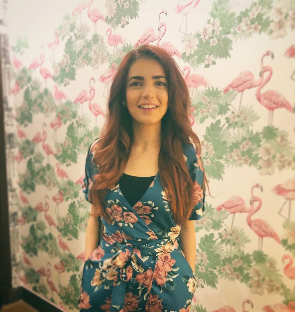 20 Latest Photos of Momina Mustehsan