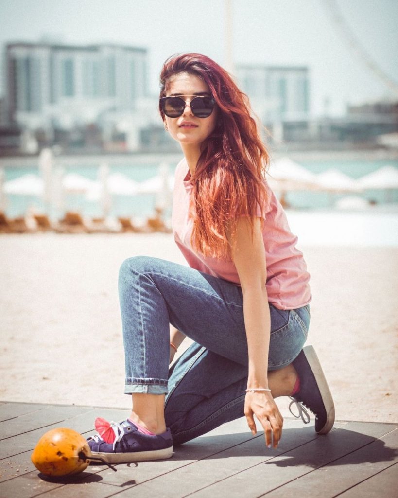 20 Latest Photos of Momina Mustehsan