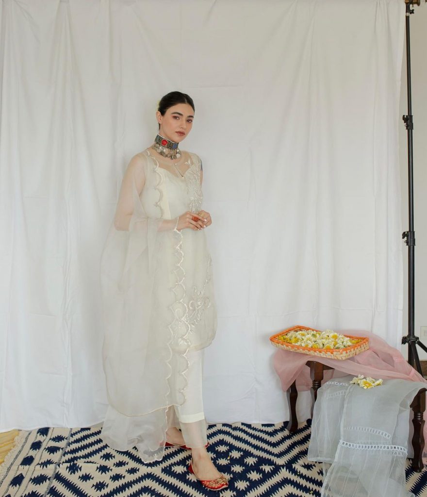 Saheefa Jabbar Gracefully Carries The Traditional Look In Her Latest Shoot