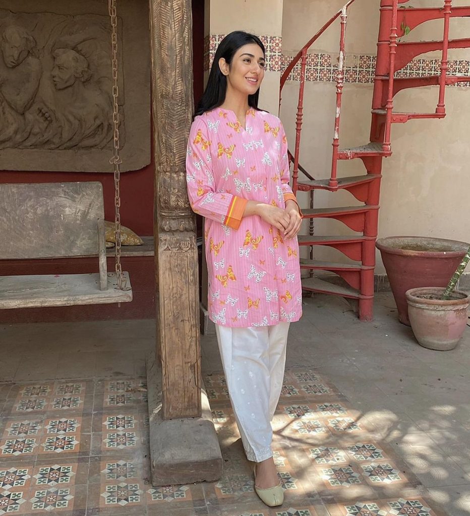Sarah Khan Dazzles In Both Eastern And Western Looks