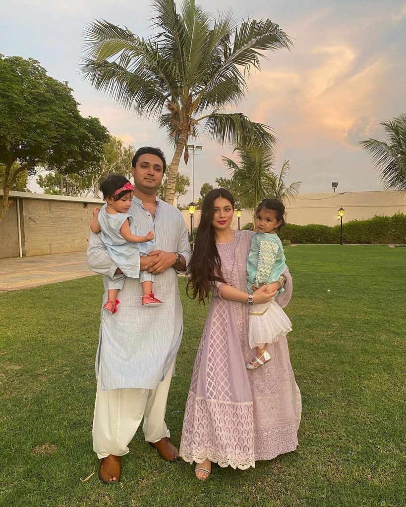 Sidra Batool Pictures With Her Daughters